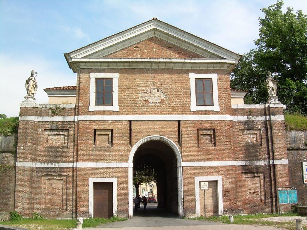 산 도나토 성문(Porta San Donato)과 해자